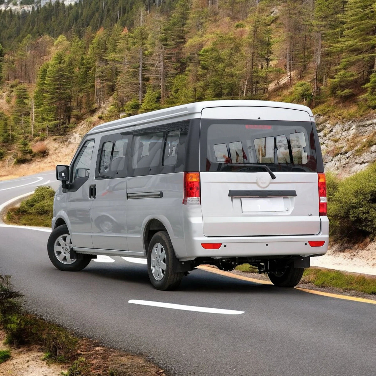 Passenger car, minibus, passenger and cargo dual-use 7 seats