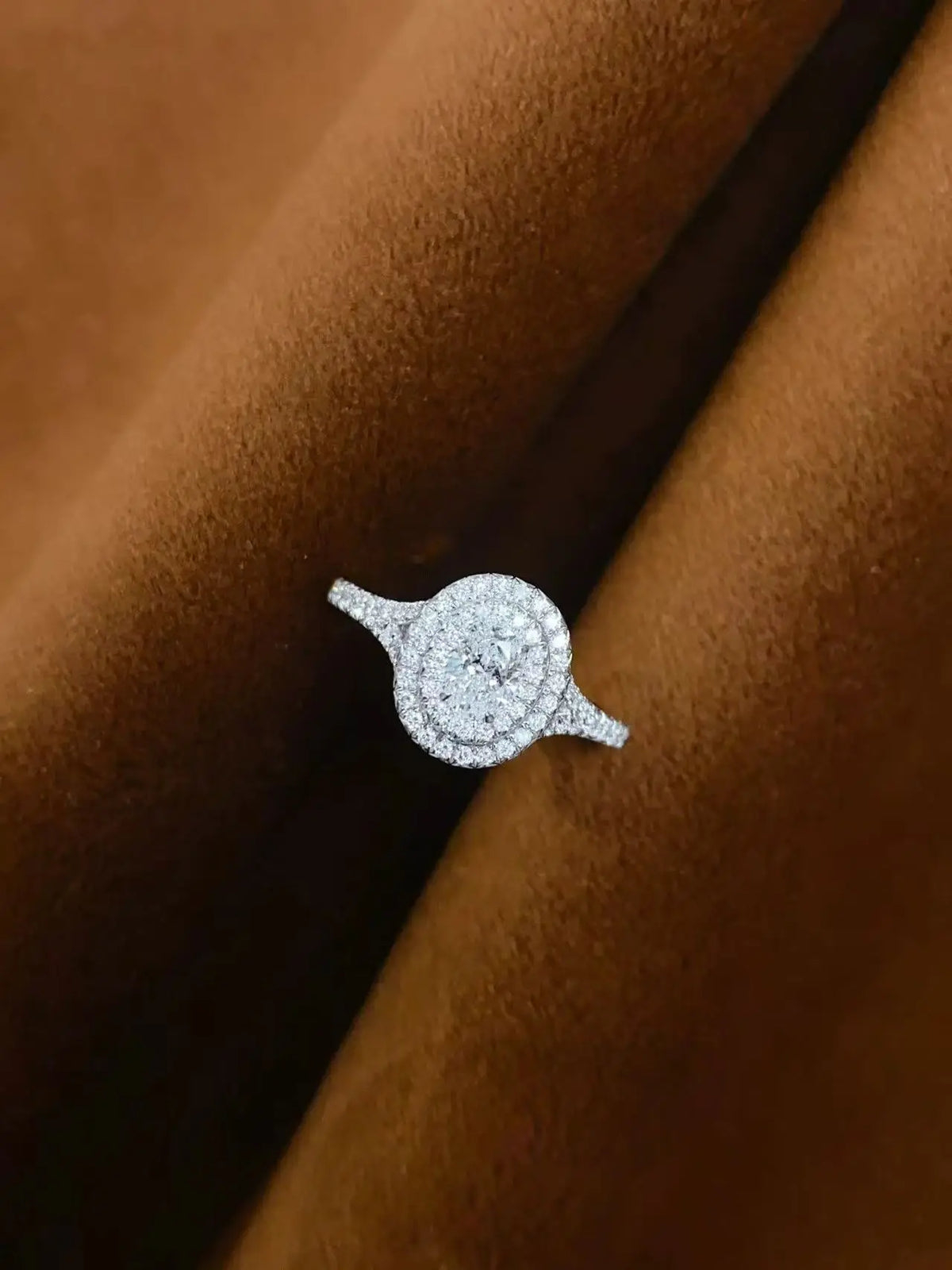 Luxury Jewlty 0.30ct Oval Cut Lab Growing Diamond Halo Ring D Color VS Solarite With Accents Pave Setting For Women