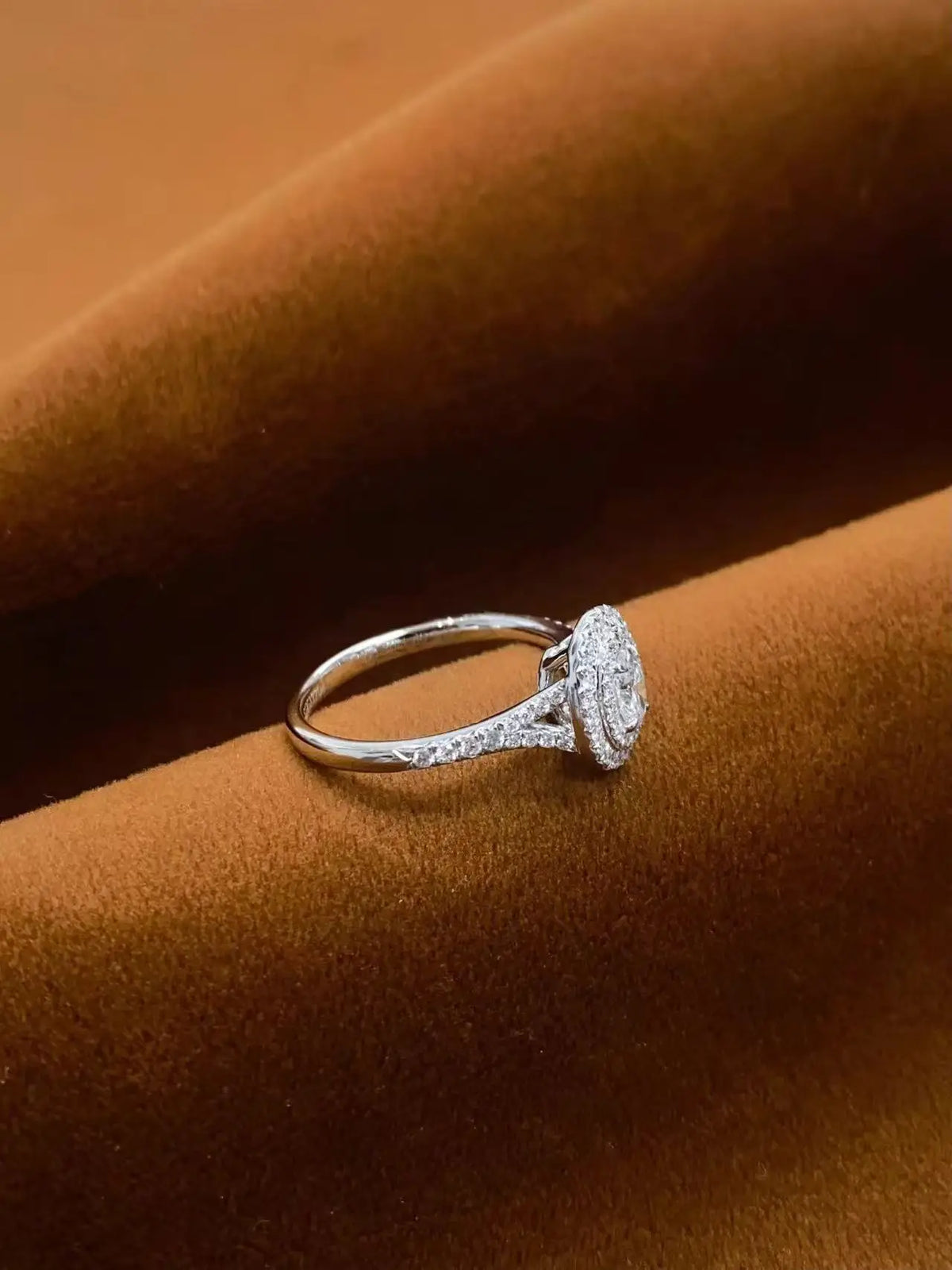 Luxury Jewlty 0.30ct Oval Cut Lab Growing Diamond Halo Ring D Color VS Solarite With Accents Pave Setting For Women