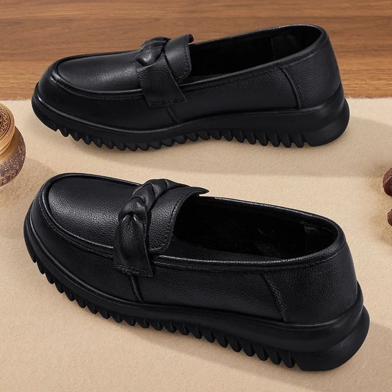 Comfortable Soft Bottom Cowhide Mom Shoes Waterproof Oil Resistant Slip-On Loafers for Daily Wear in Kitchen And Outdoor
