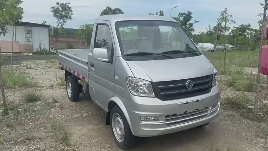 Passenger car, minibus, passenger and cargo dual-use 7 seats